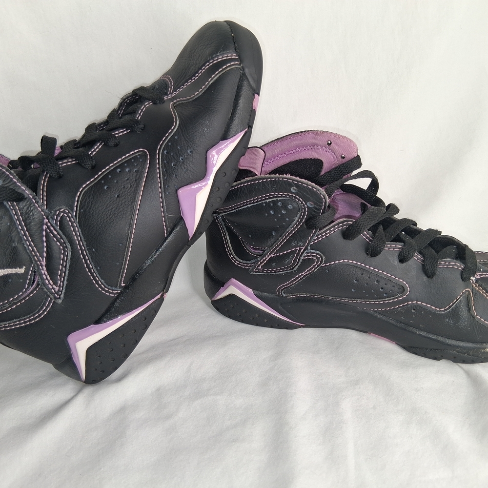 Nike Black and Purple Women's Athletic Shoes